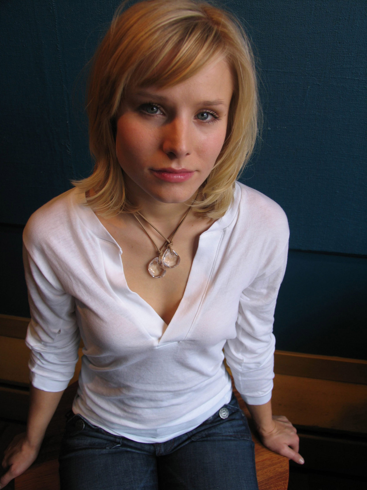 Kristen Bell leaked wallpapers