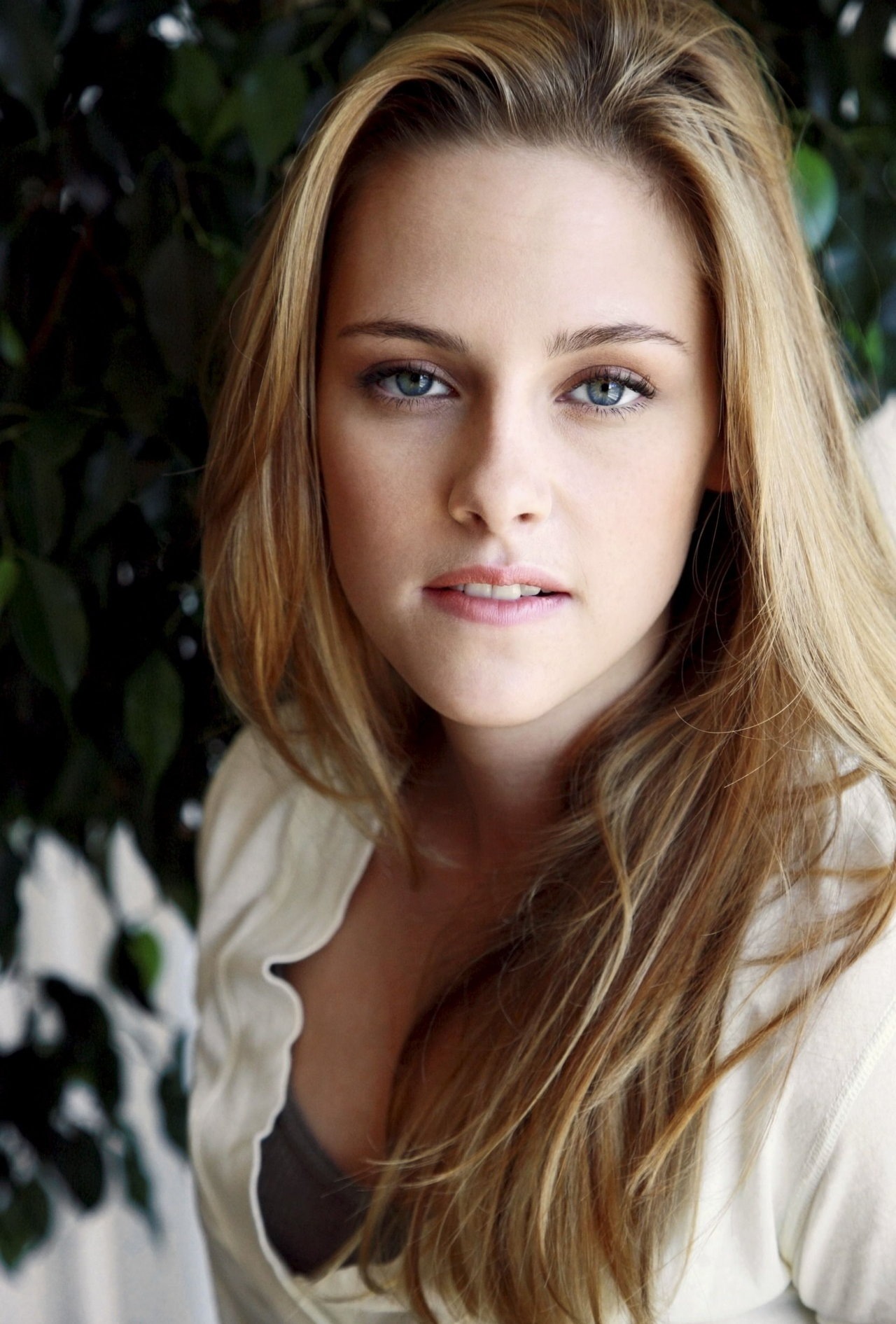 Kristen Stewart leaked wallpapers