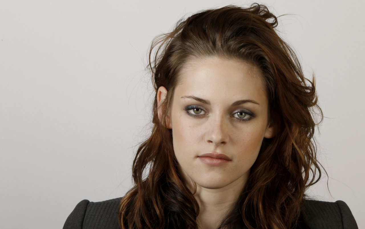 Kristen Stewart leaked wallpapers