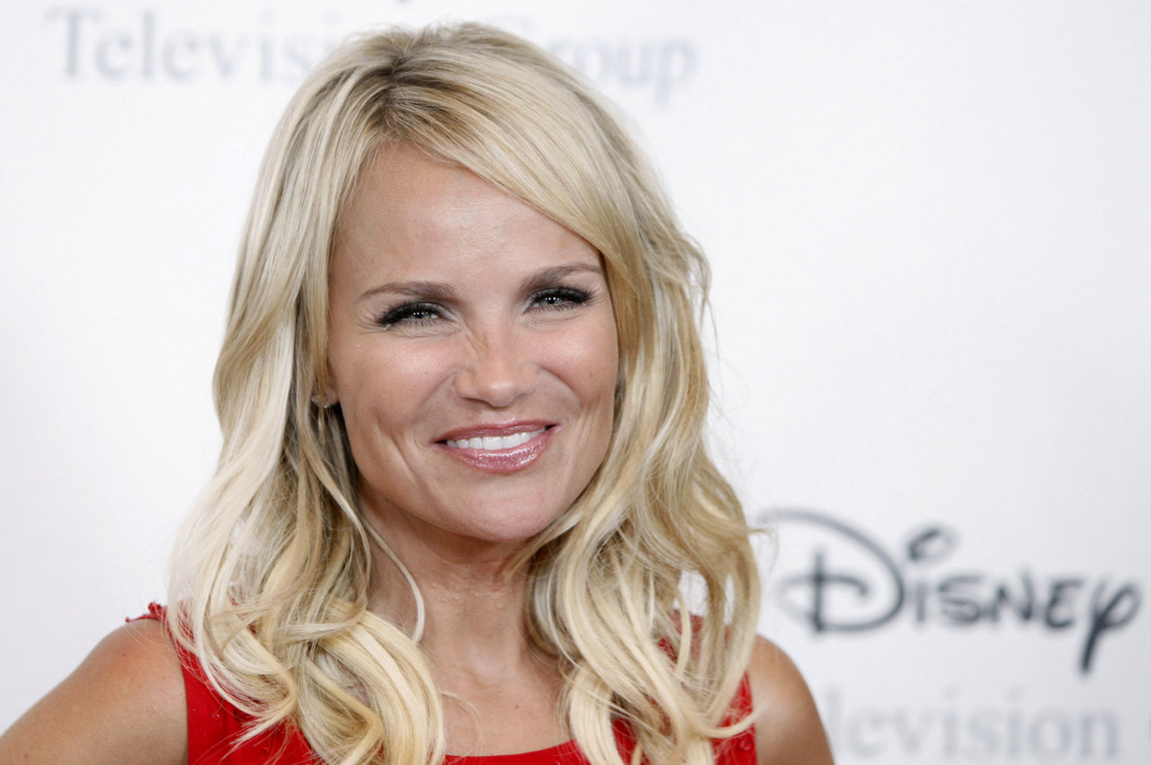 Kristin Chenoweth leaked wallpapers