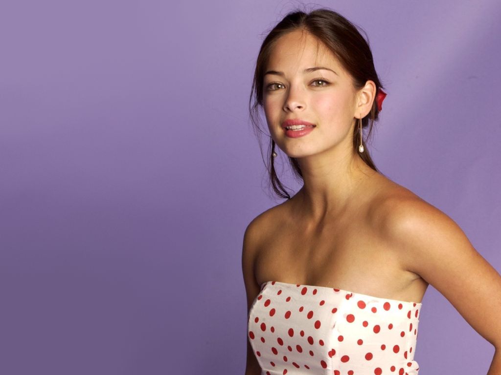 Kristin Kreuk leaked wallpapers