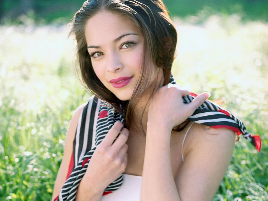 Kristin Kreuk leaked wallpapers