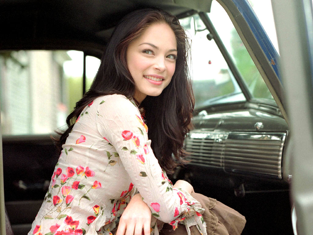 Kristin Kreuk leaked wallpapers