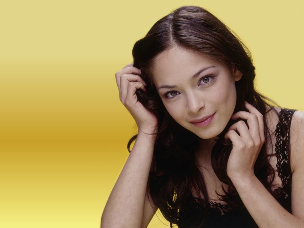 Kristin Kreuk leaked wallpapers