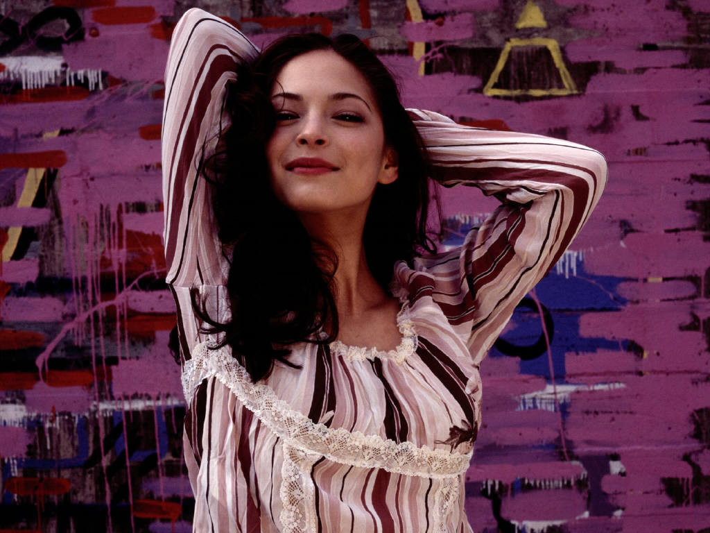 Kristin Kreuk leaked wallpapers