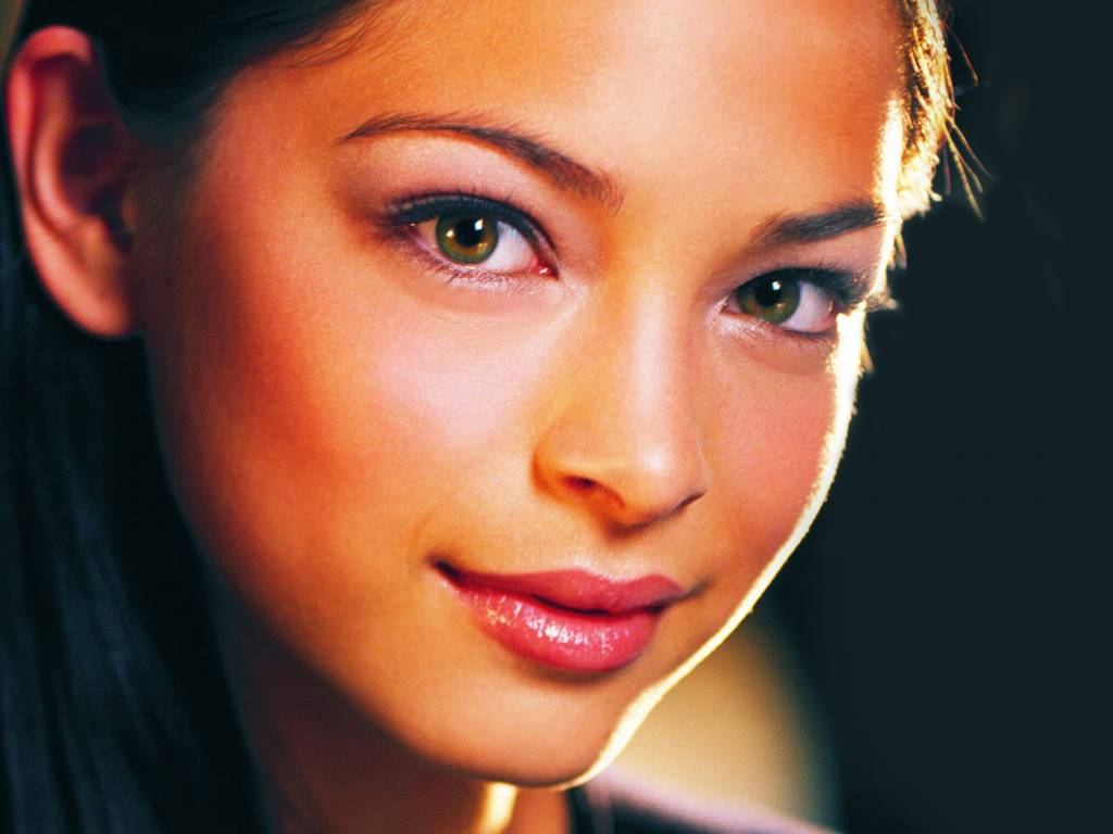 Kristin Kreuk leaked wallpapers