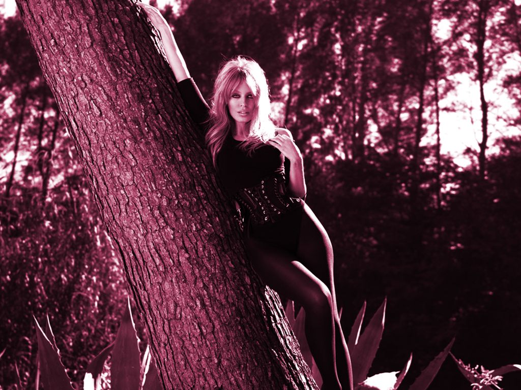 Kylie Minogue leaked wallpapers