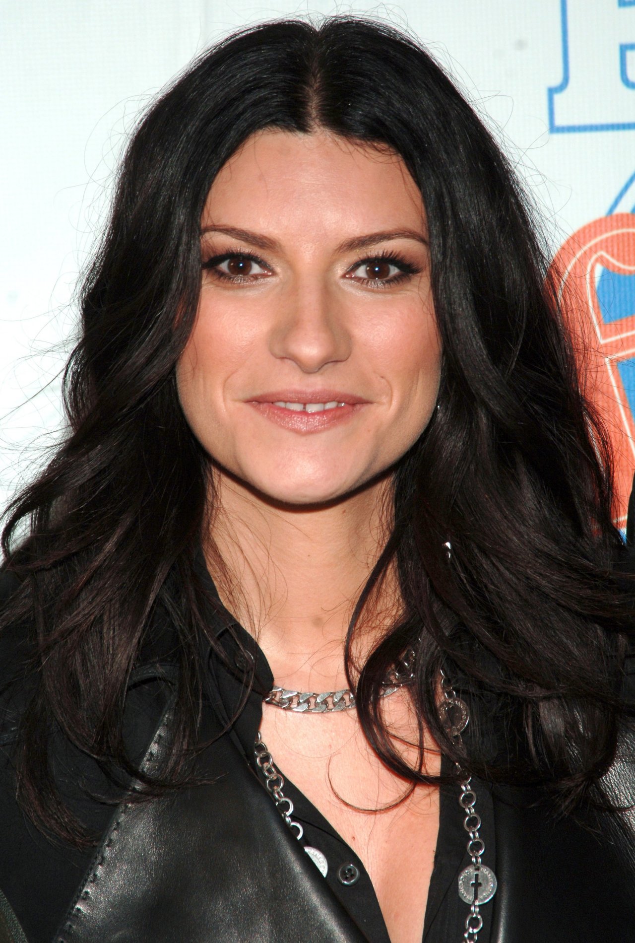 Laura Pausini leaked wallpapers