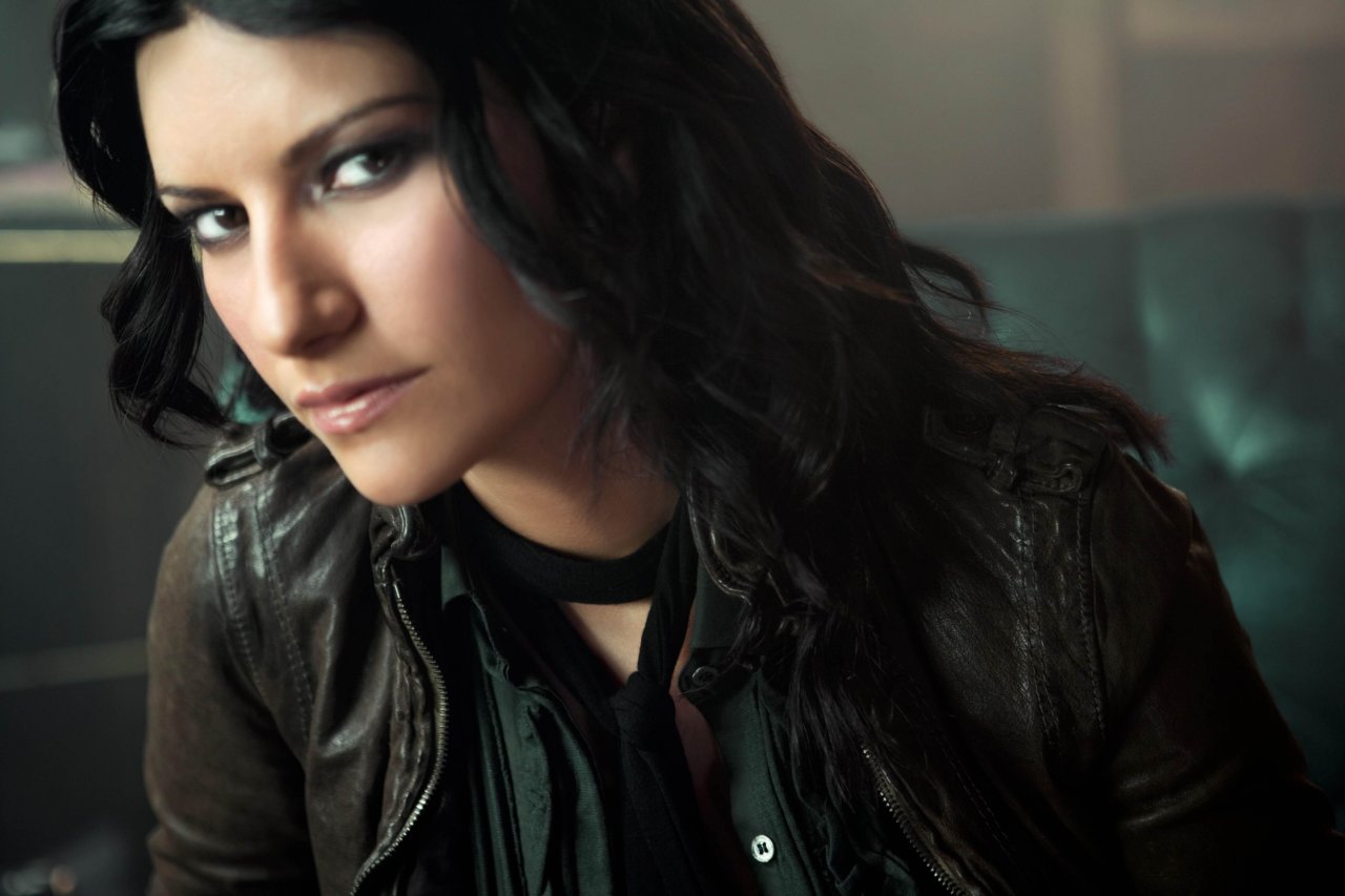 Laura Pausini leaked wallpapers
