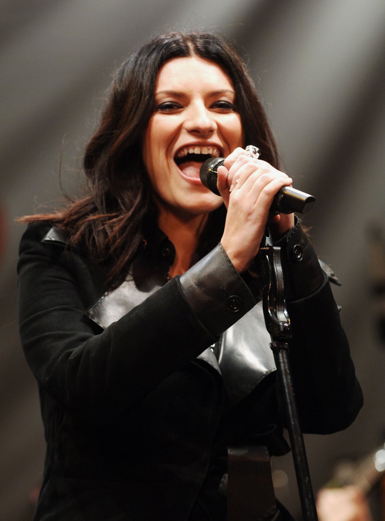 Laura Pausini leaked wallpapers