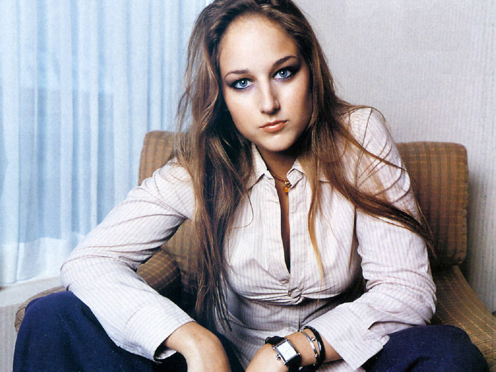 Leelee Sobieski leaked wallpapers