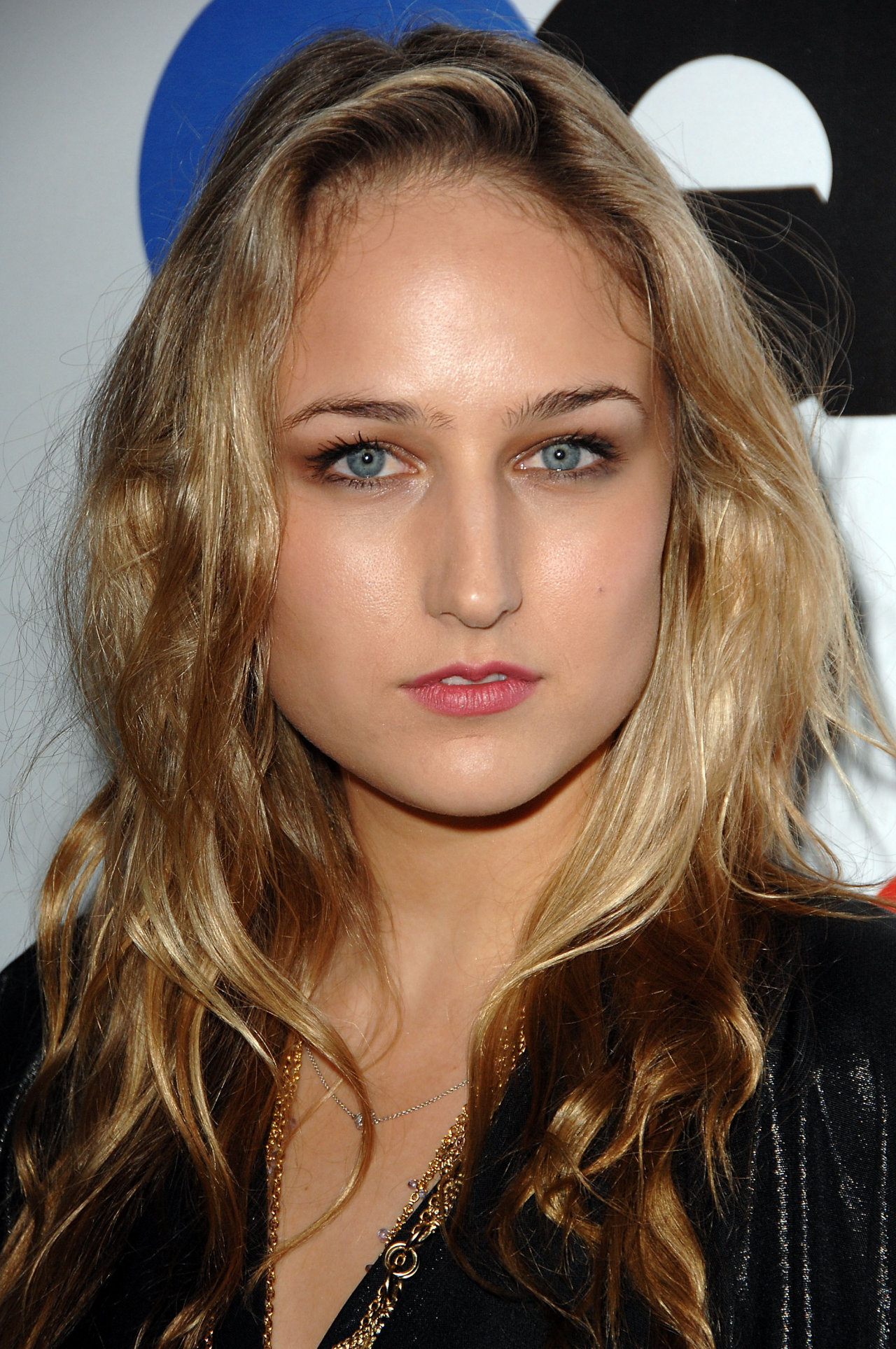 Leelee Sobieski leaked wallpapers