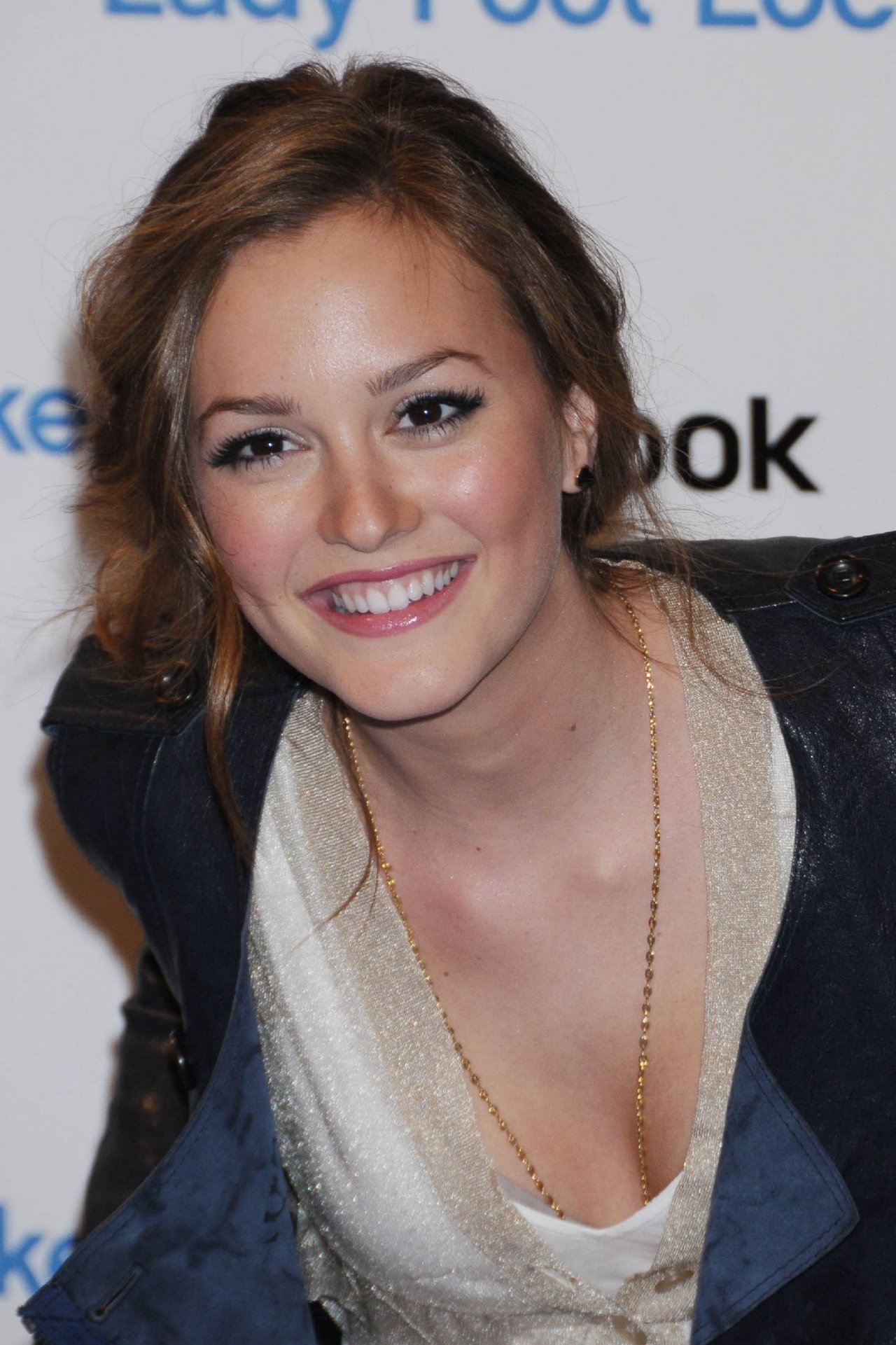 Leighton Meester leaked wallpapers