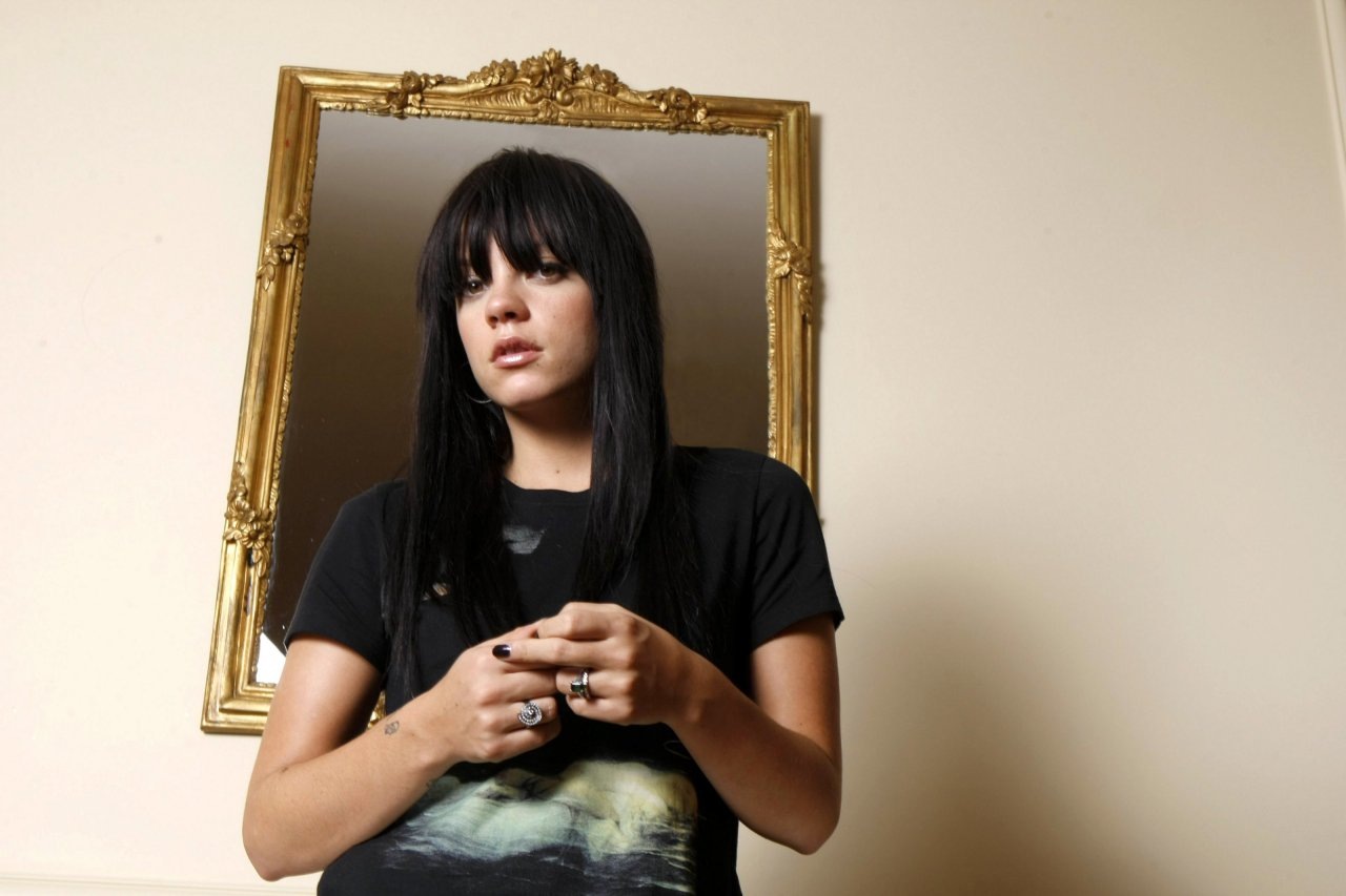 Lily Allen leaked wallpapers