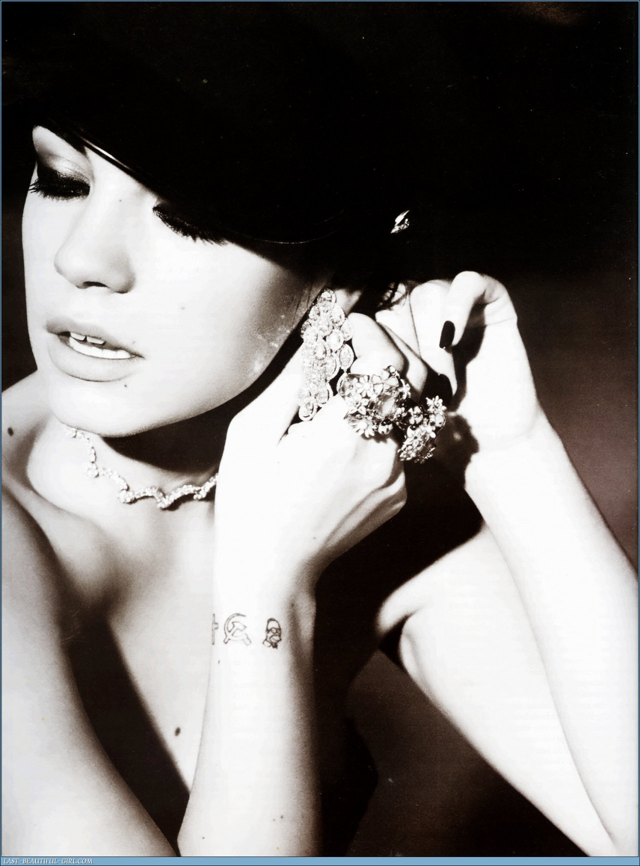 Lily Allen leaked wallpapers