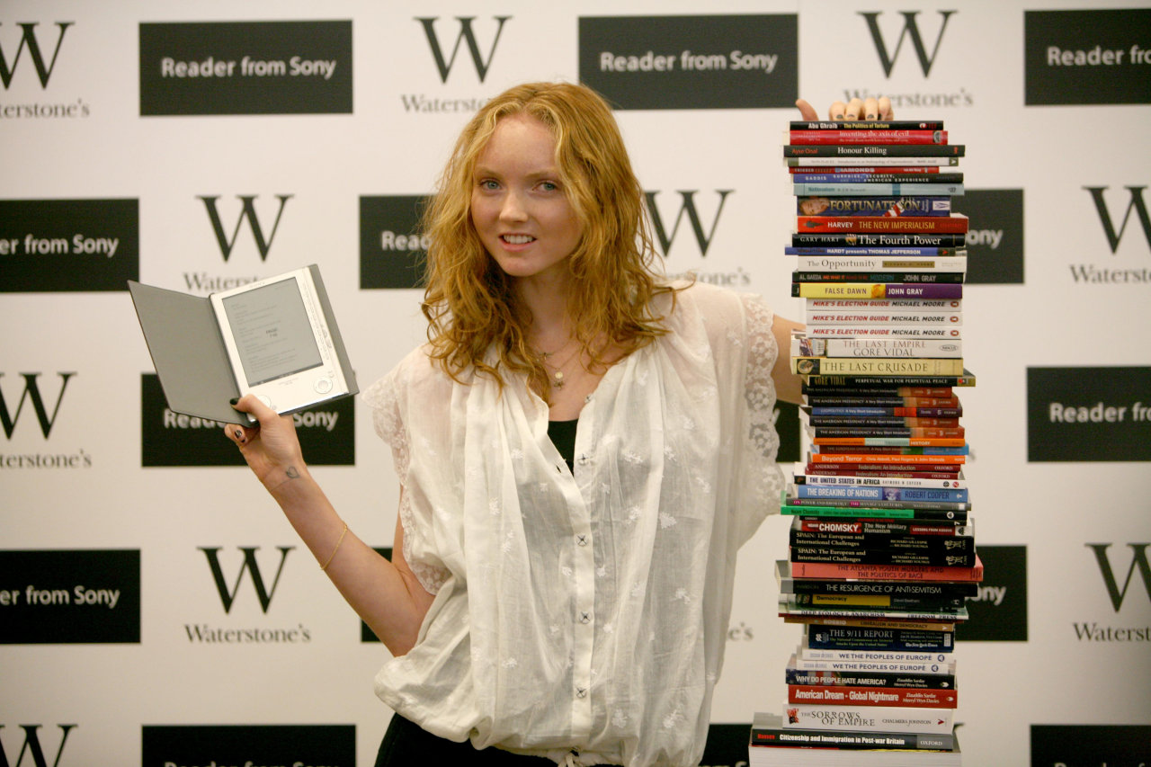 Lily Cole leaked wallpapers