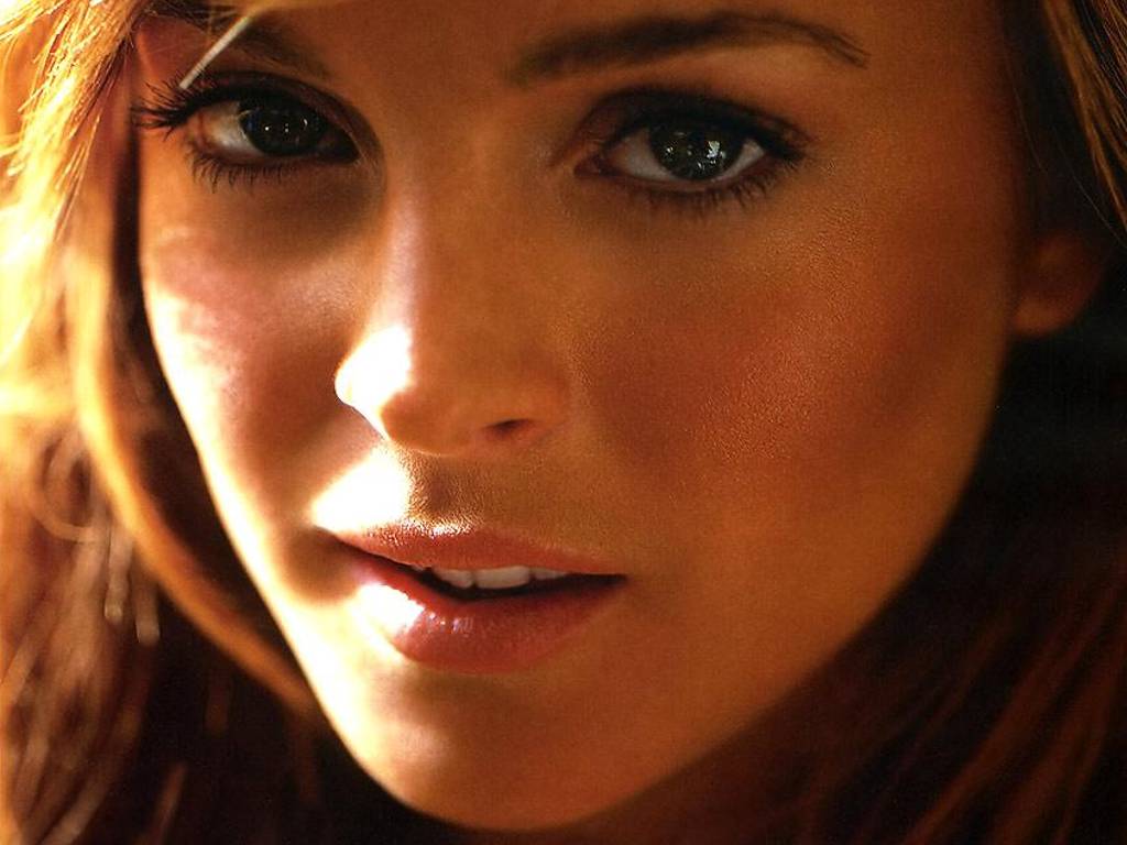 Lindsay Lohan leaked wallpapers