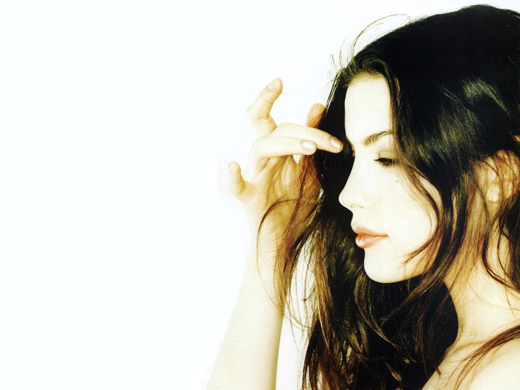 Liv Tyler leaked wallpapers