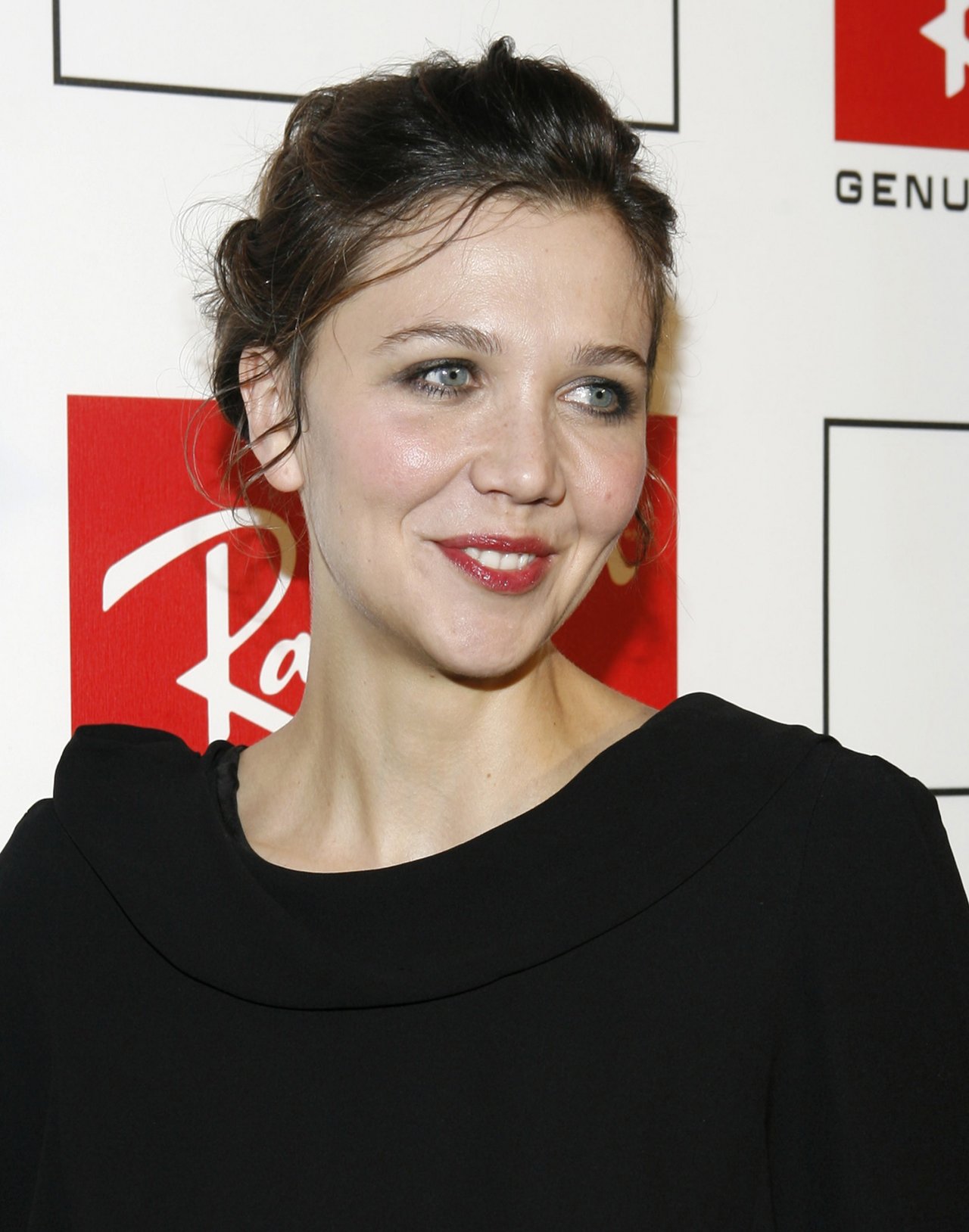 Maggie Gyllenhaal leaked wallpapers