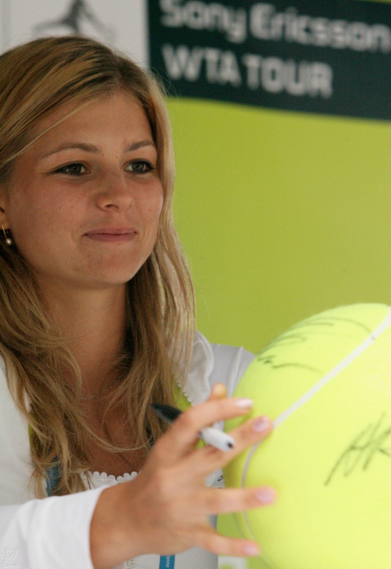 Maria Kirilenko leaked wallpapers