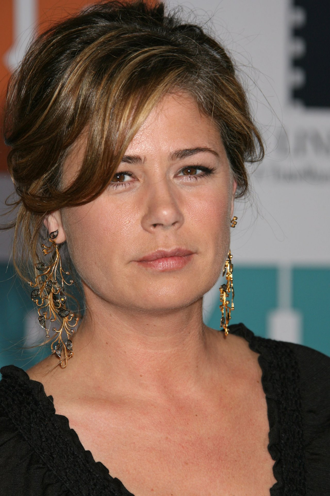 Maura Tierney leaked wallpapers