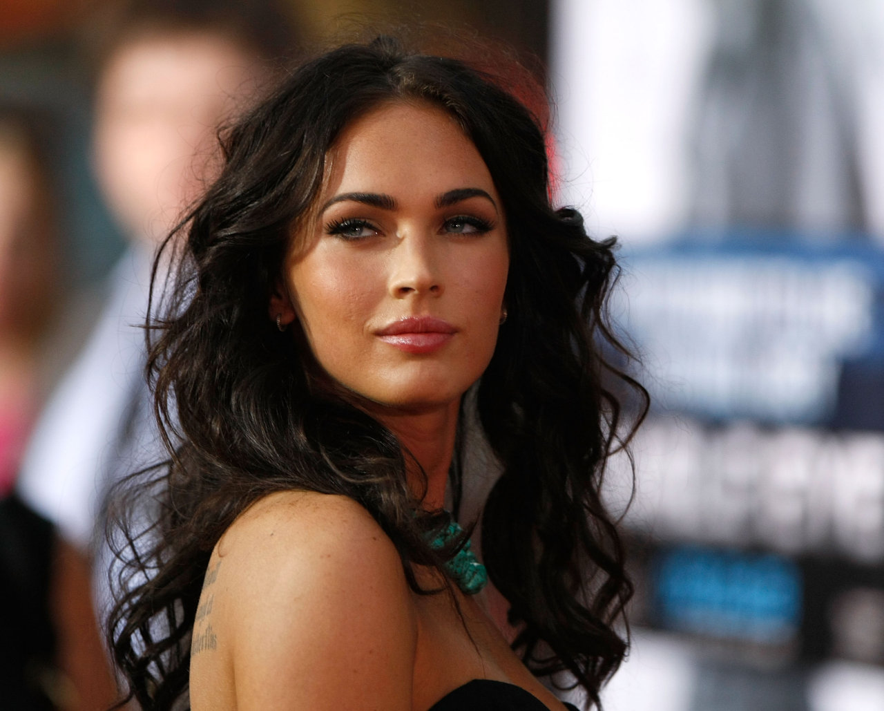 Megan Fox leaked wallpapers