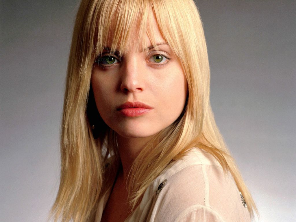 Mena Suvari leaked wallpapers