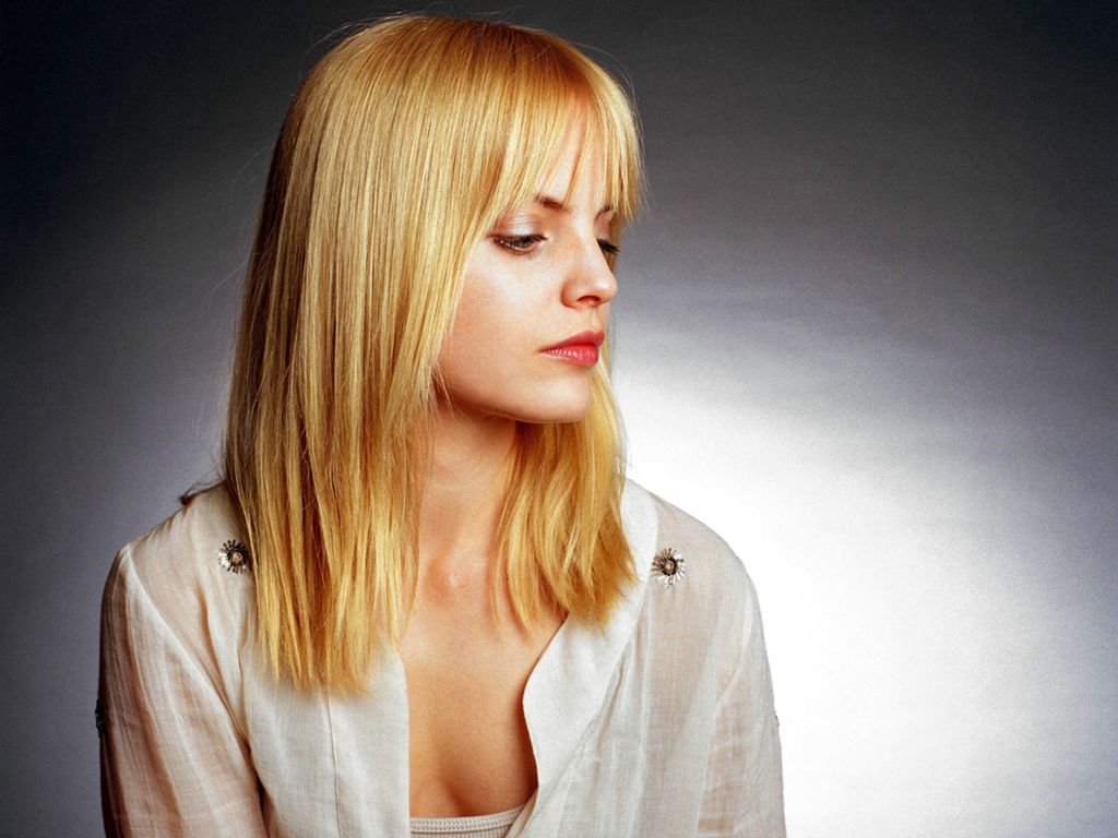 Mena Suvari leaked wallpapers