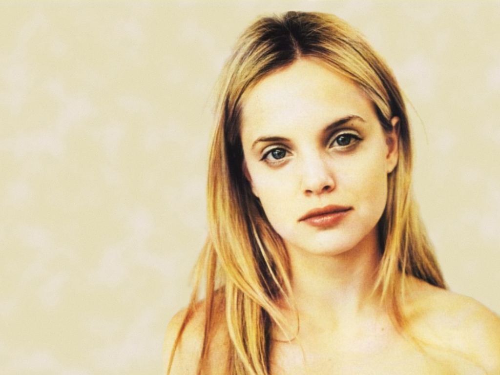 Mena Suvari leaked wallpapers