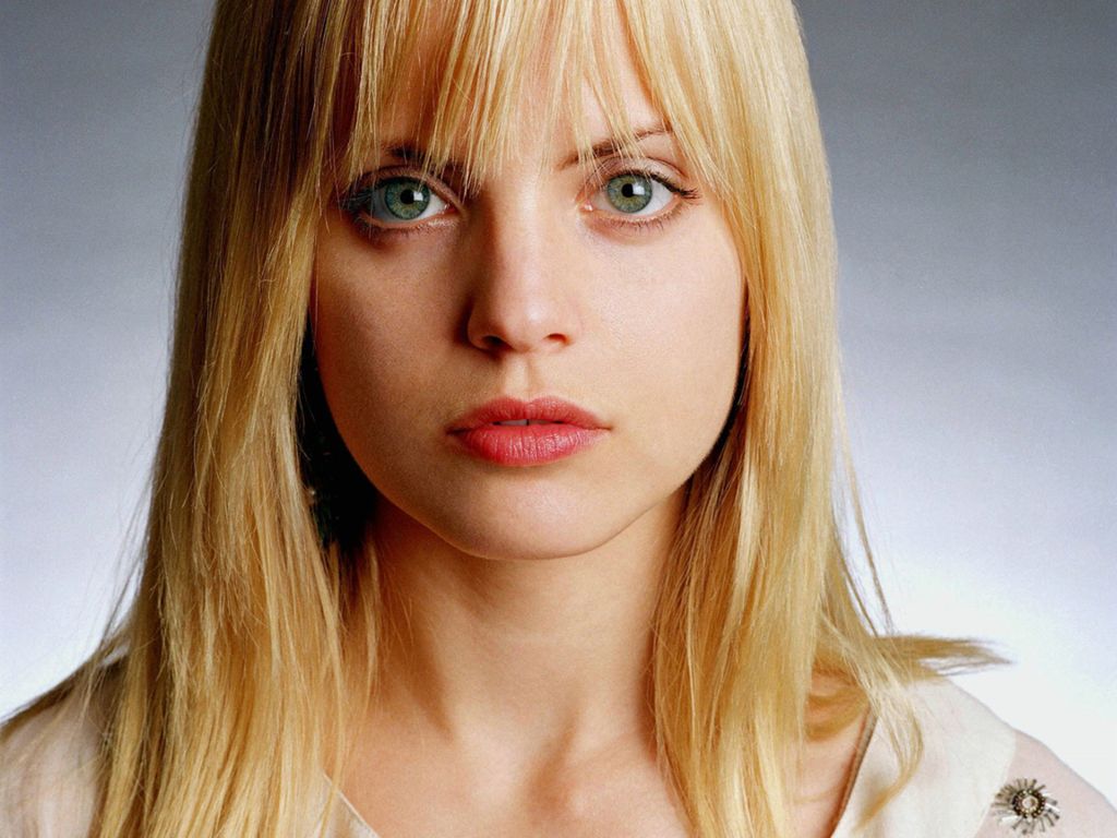 Mena Suvari leaked wallpapers