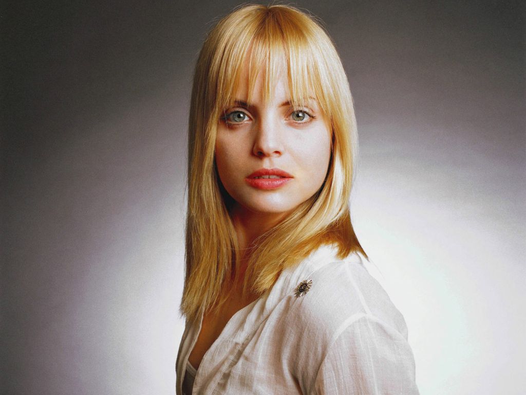 Mena Suvari leaked wallpapers