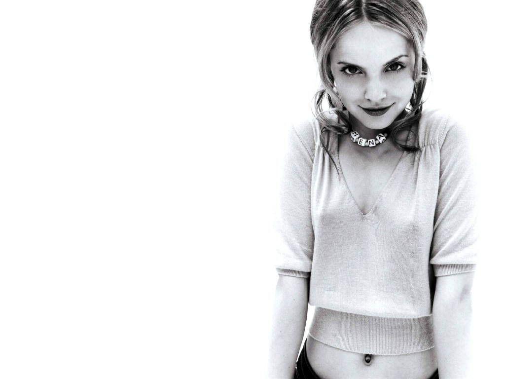 Mena Suvari leaked wallpapers