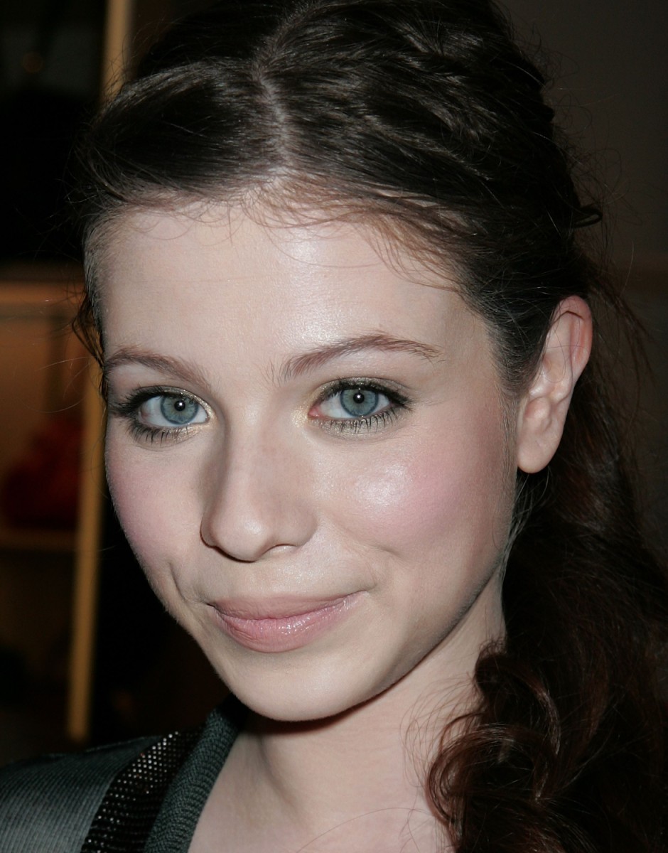 Michelle Trachtenberg leaked wallpapers