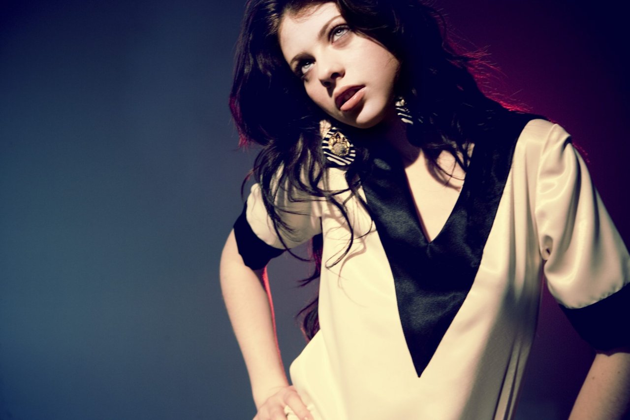 Michelle Trachtenberg leaked wallpapers