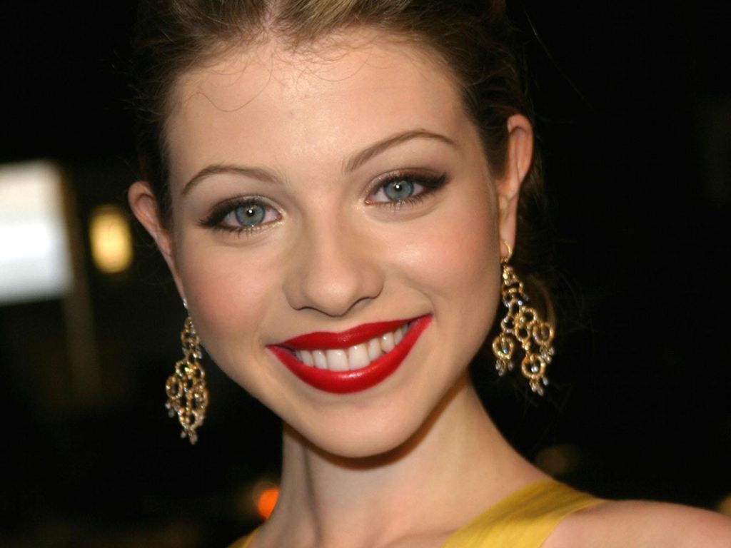 Michelle Trachtenberg leaked wallpapers