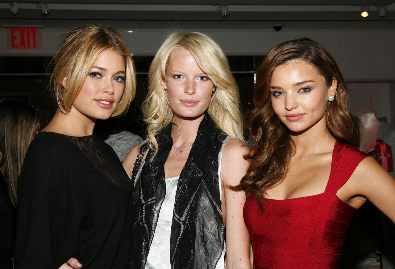 Miranda Kerr leaked wallpapers