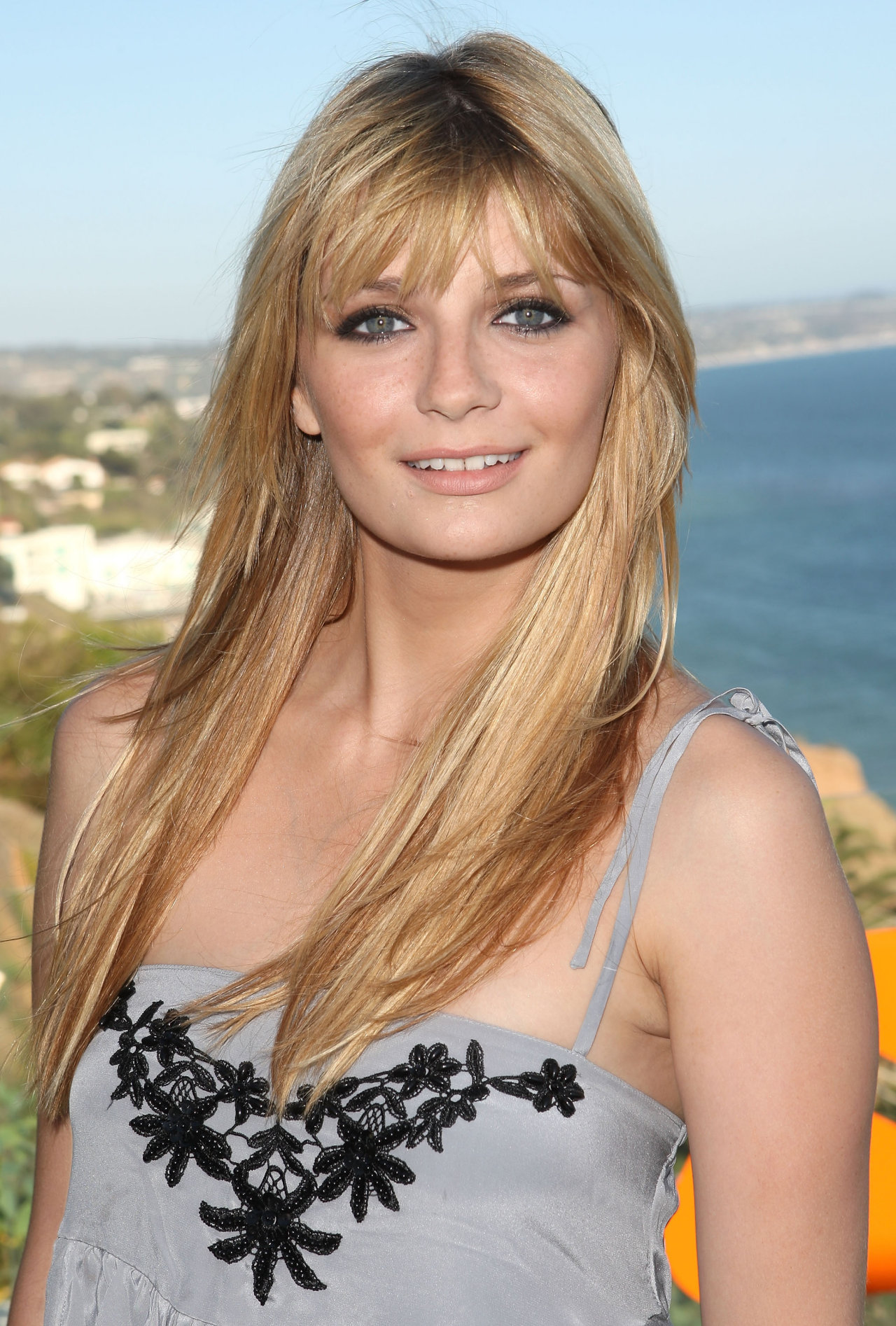 Mischa Barton leaked wallpapers