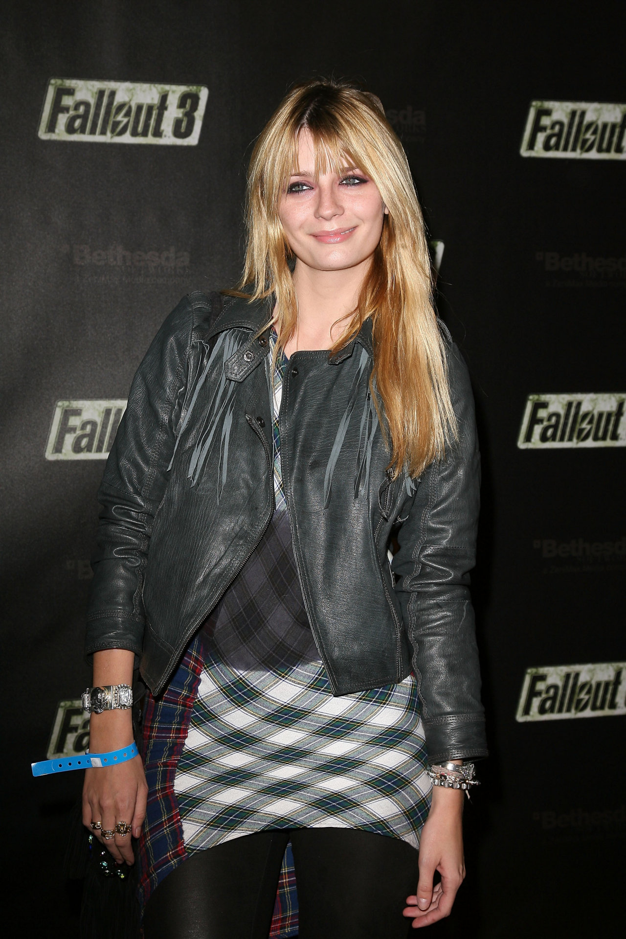 Mischa Barton leaked wallpapers