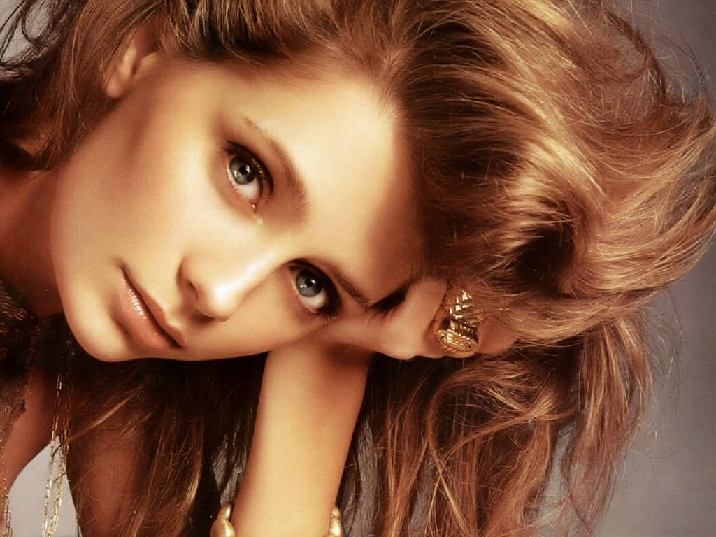 Mischa Barton leaked wallpapers