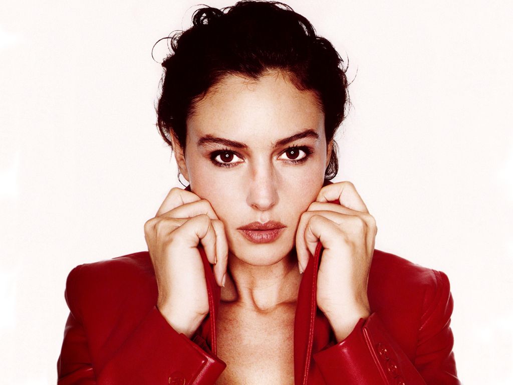 Monica Bellucci leaked wallpapers