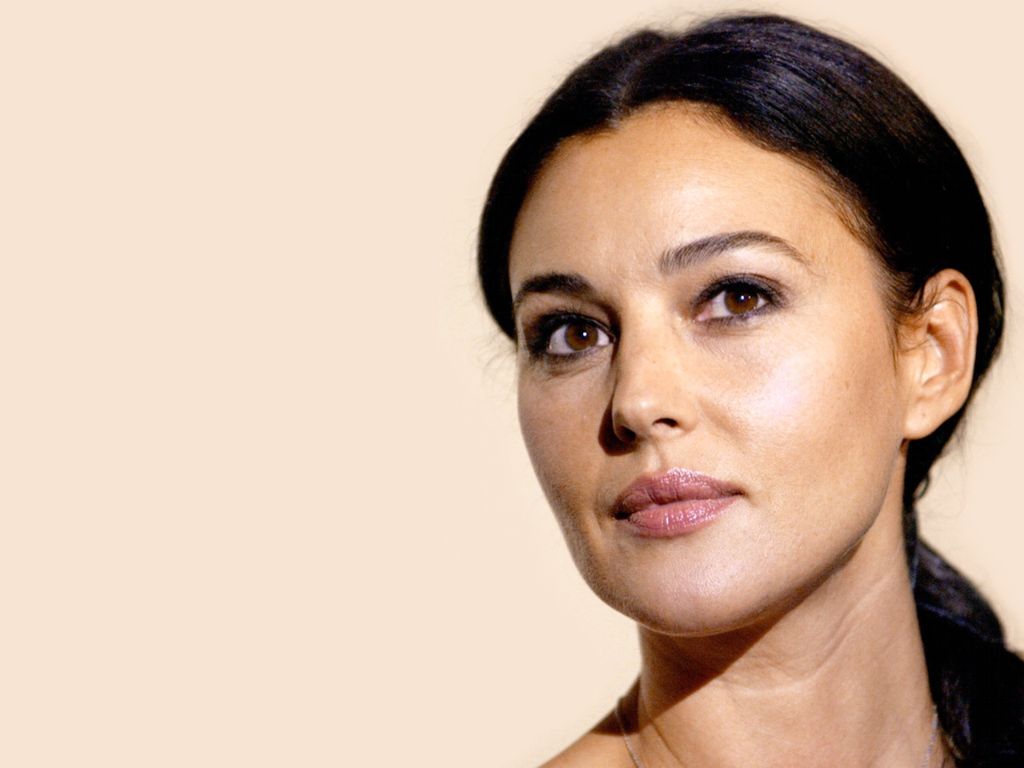 Monica Bellucci leaked wallpapers