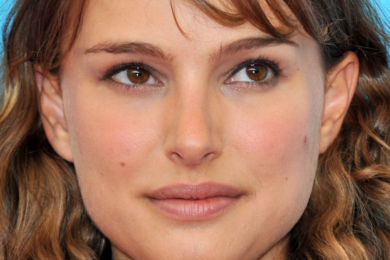 Natalie Portman leaked wallpapers