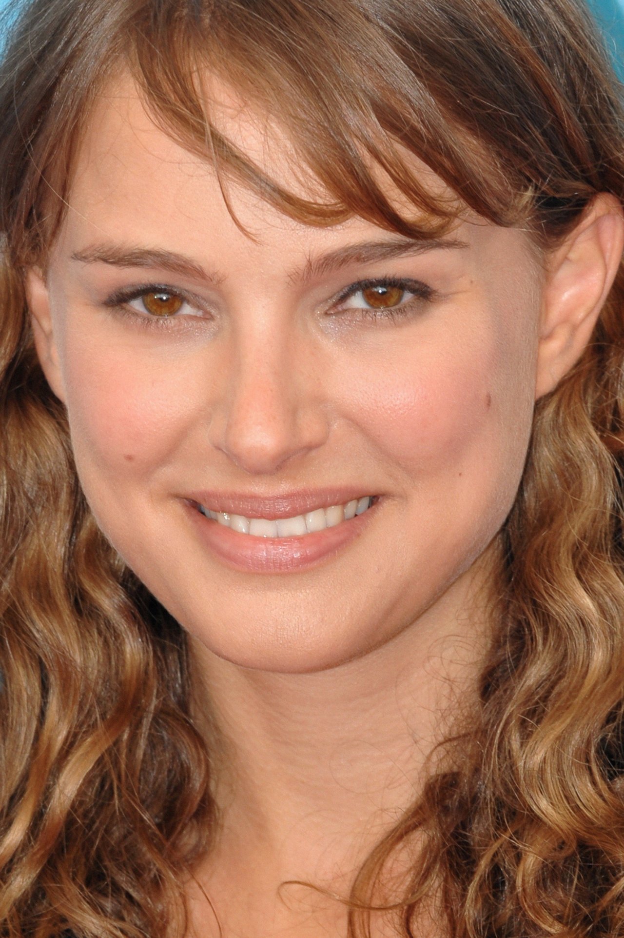 Natalie Portman leaked wallpapers