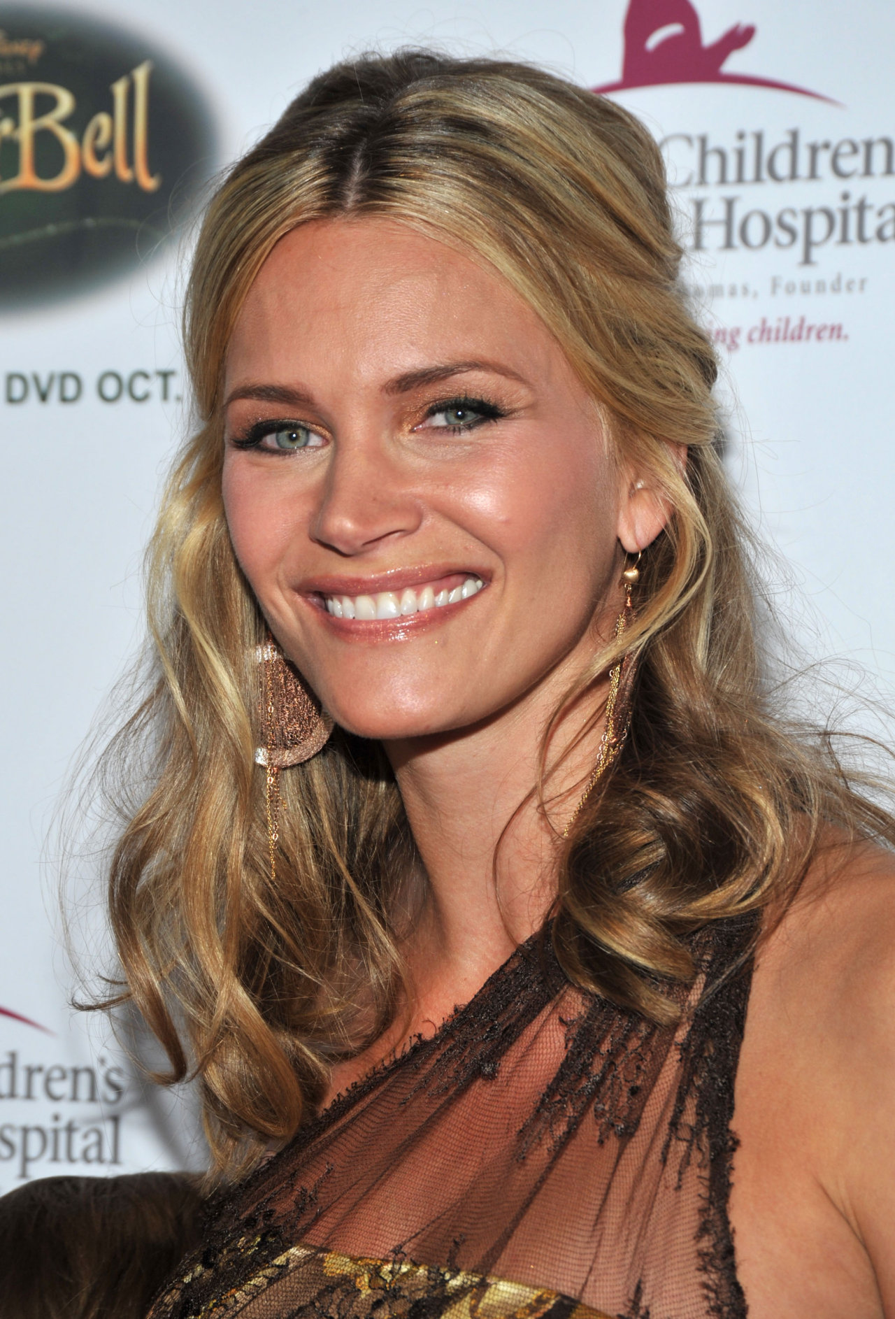 Natasha Henstridge leaked wallpapers