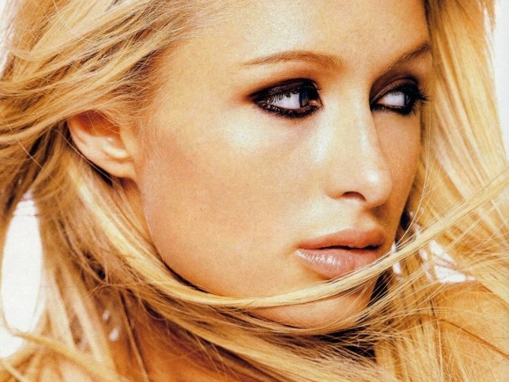 Paris Hilton leaked wallpapers