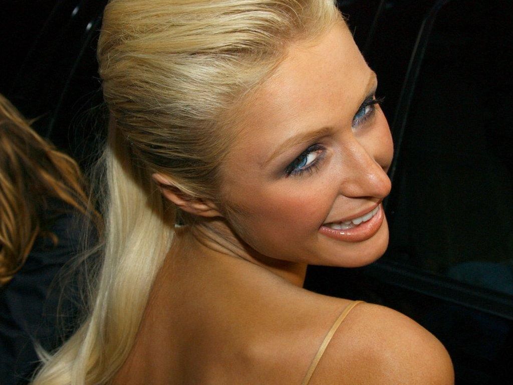 Paris Hilton leaked wallpapers