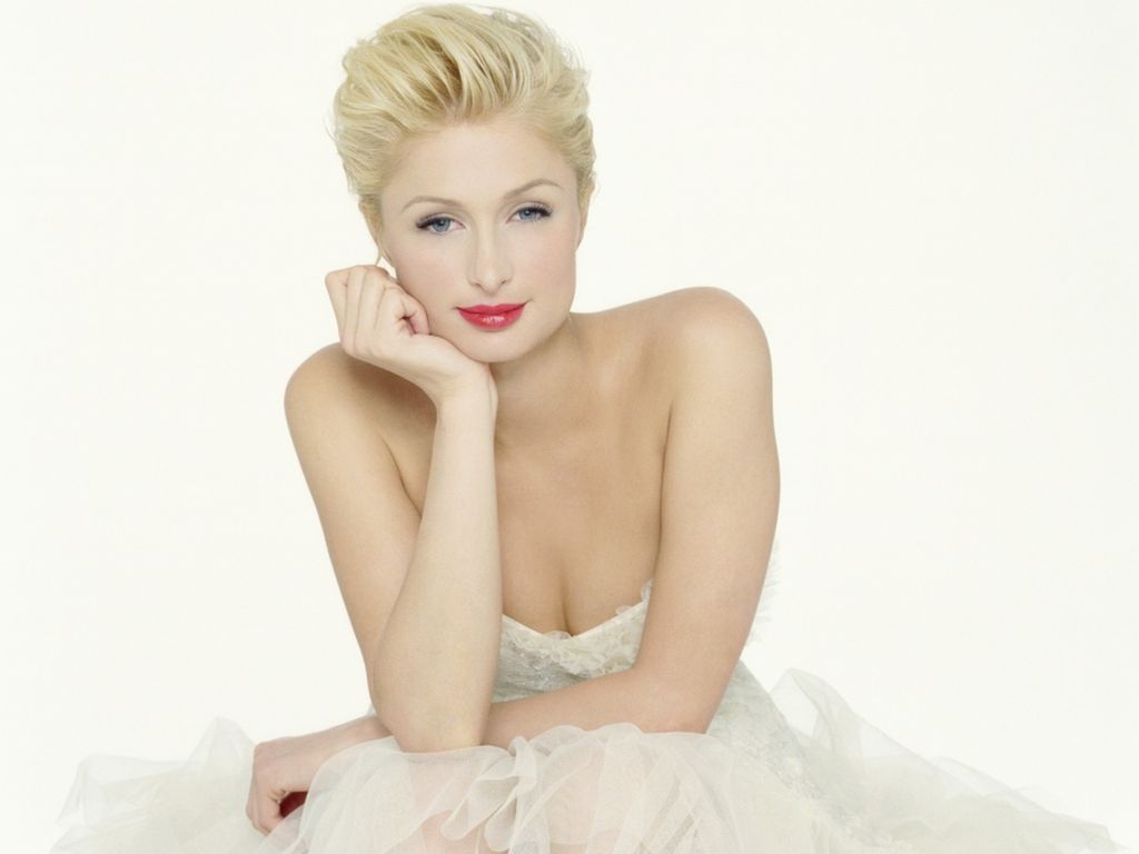 Paris Hilton leaked wallpapers