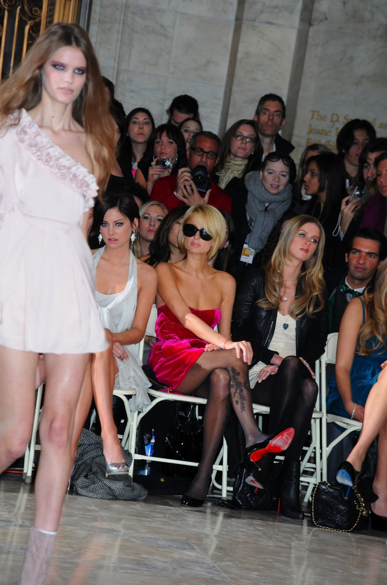 Paris Hilton leaked wallpapers