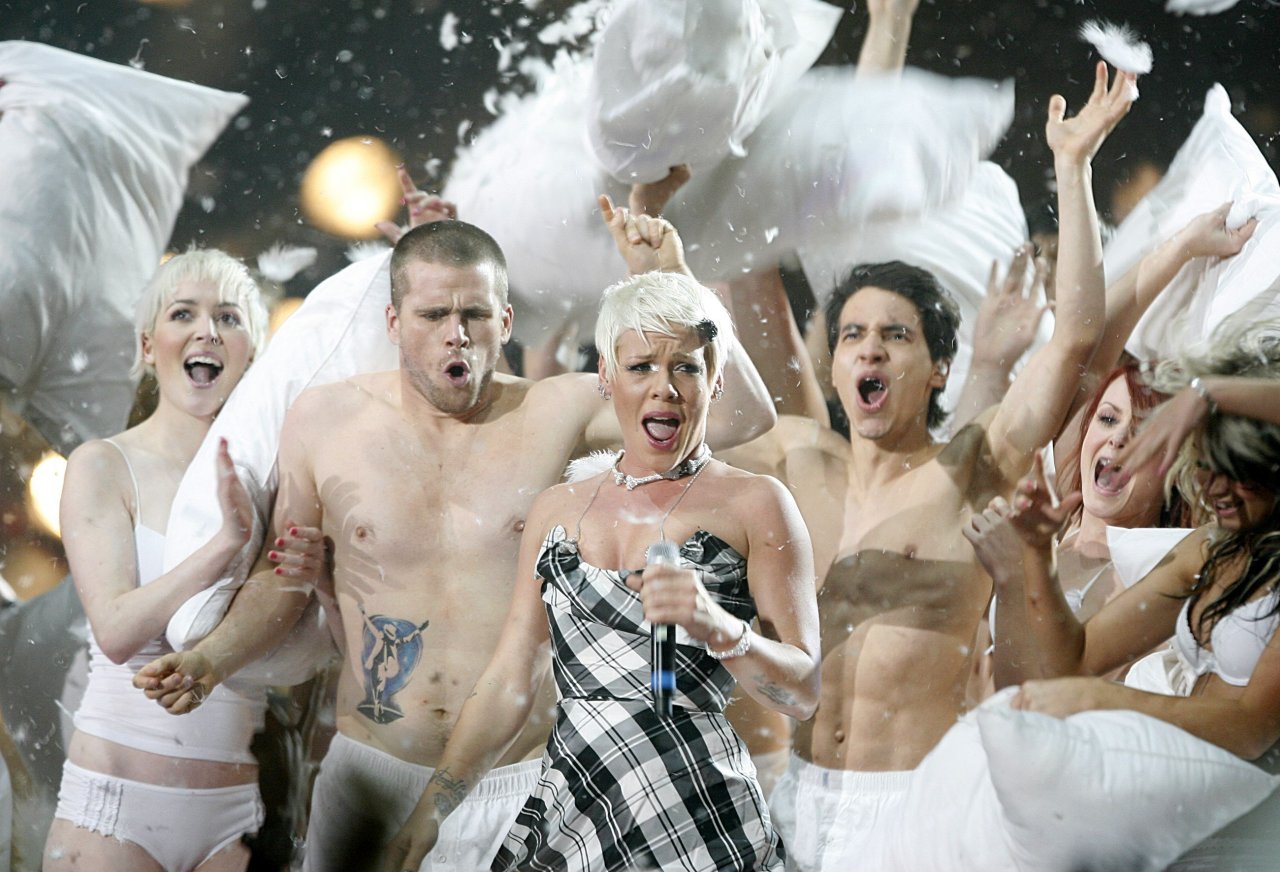 Pink leaked wallpapers