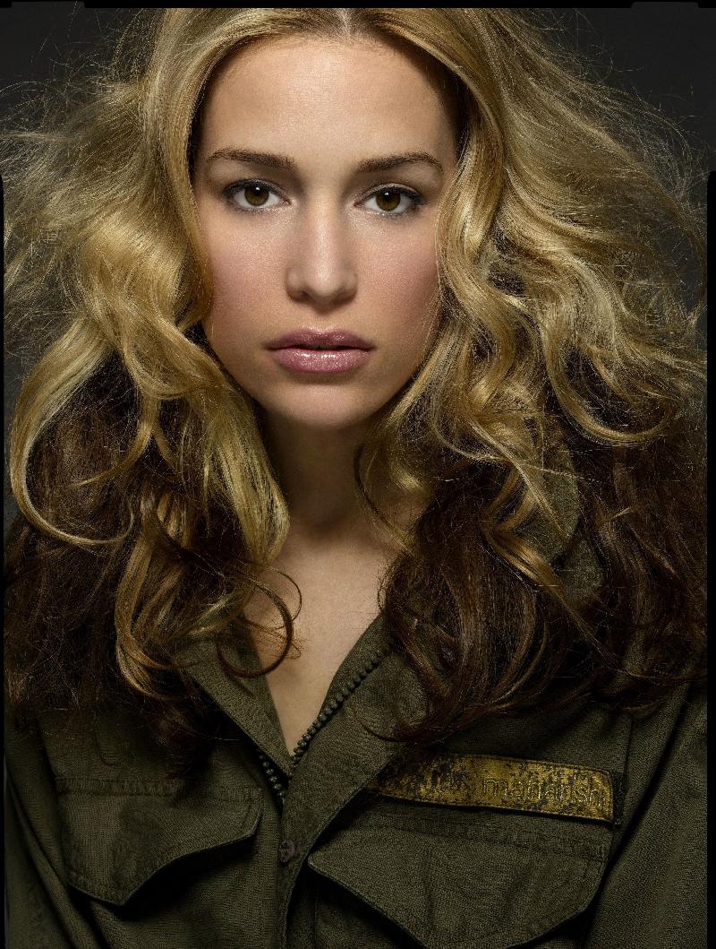 Piper Perabo leaked wallpapers